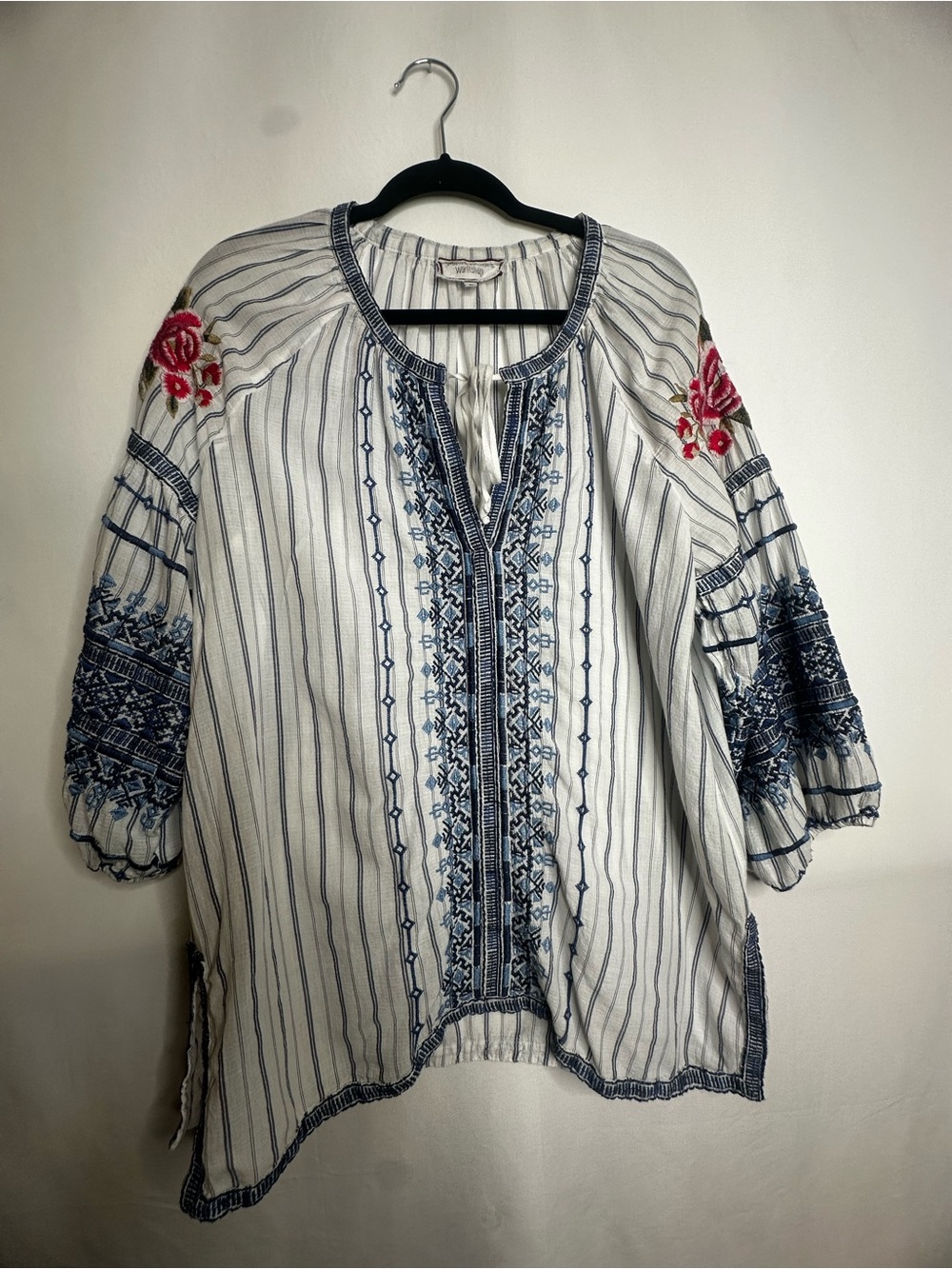Johnny Was White Tunic with Blue Embroidered Detail and Red Floral Accents